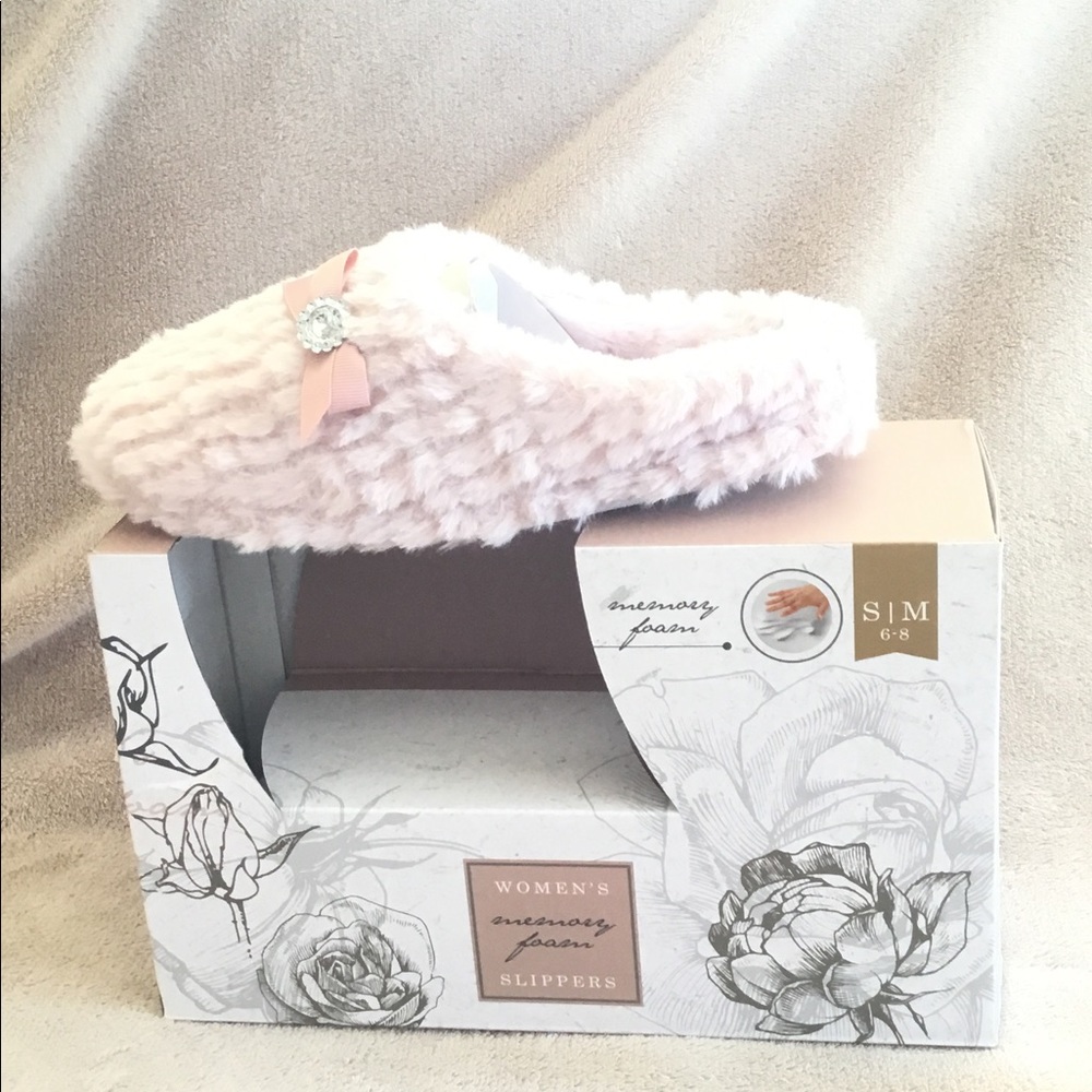 Blue Star Clothing Company Women’s Memory Foam Slippers NWT